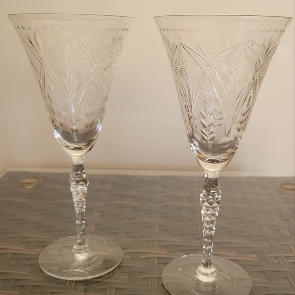 Pair-Elegant Crystal Wine Glass - Picture 5 of 5